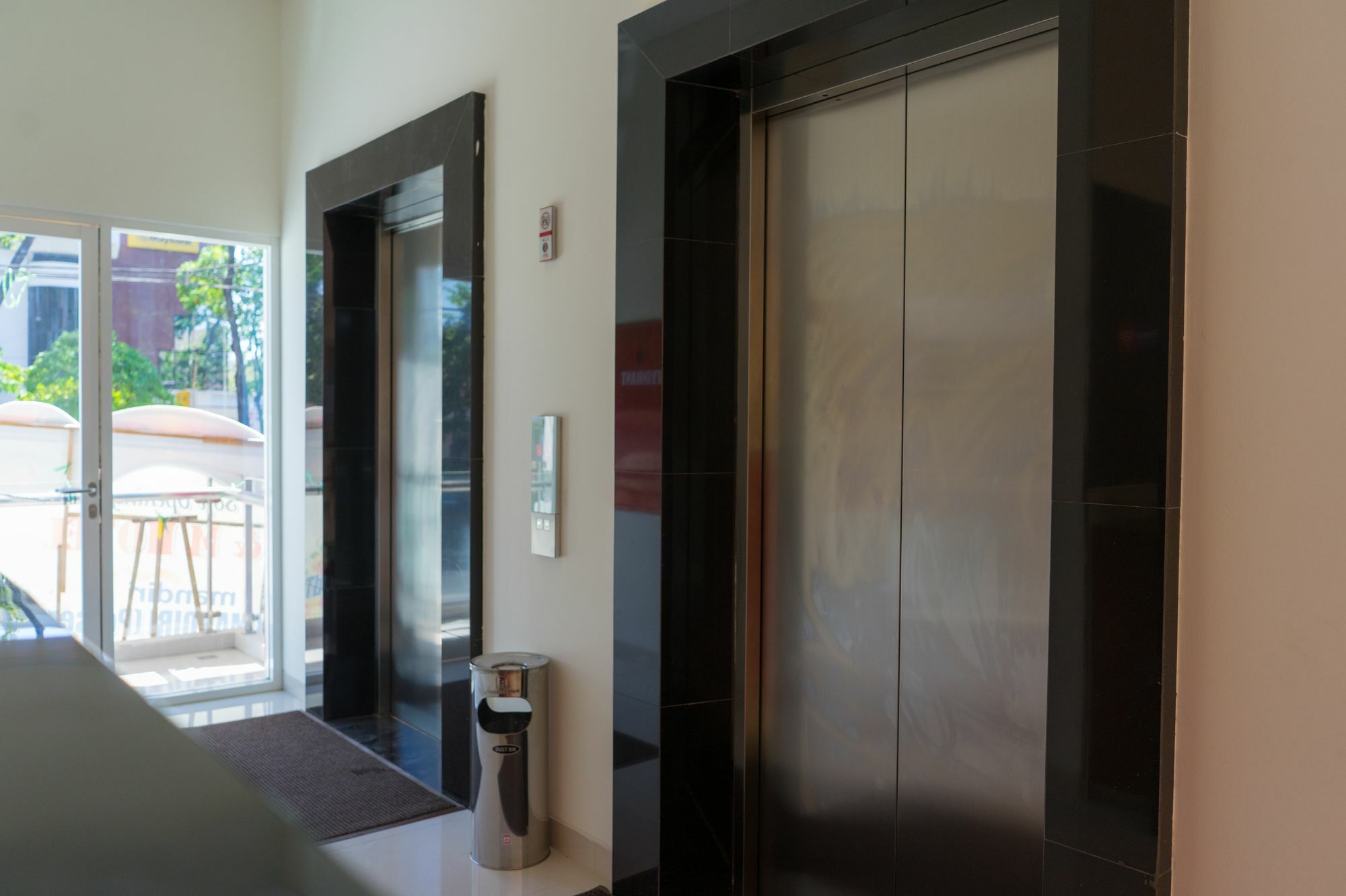 סוראבאיה I&M Hotel מראה חיצוני תמונה